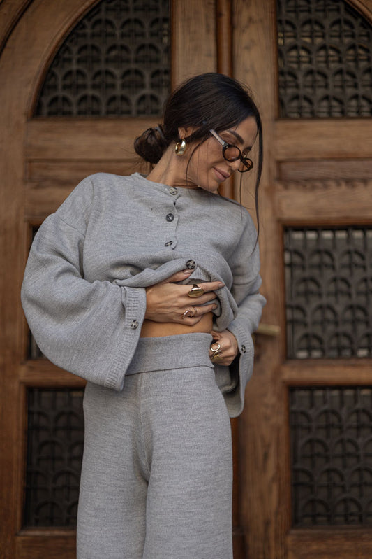 Trikotažni set na dugmiće- sivi