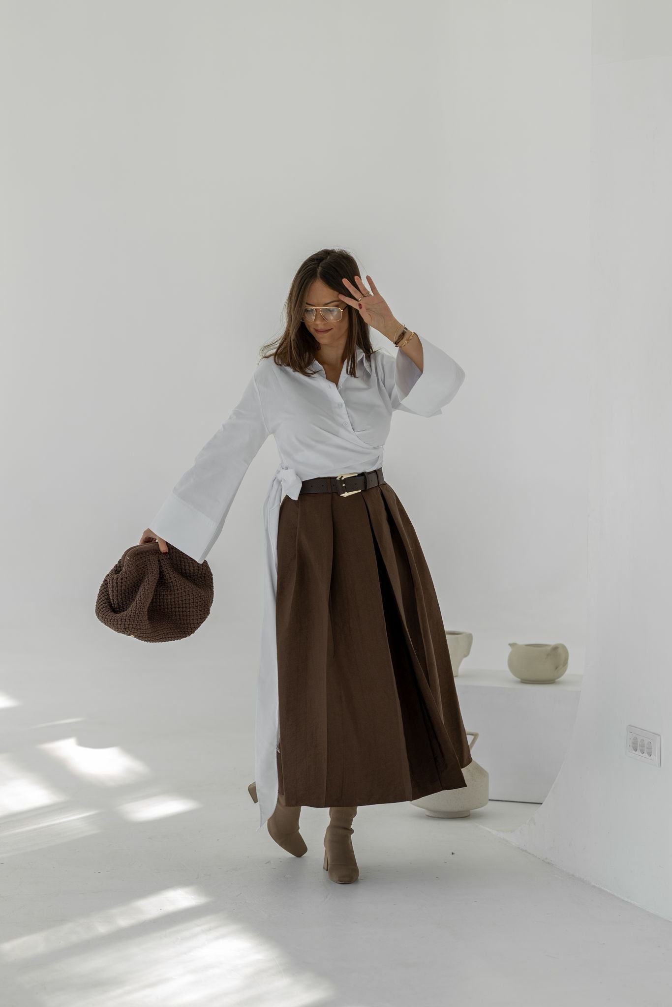 Braon suknja sa kaišom